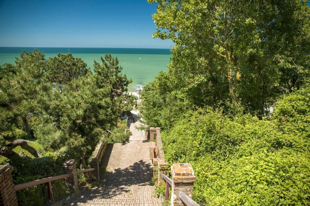L'Evasion Marine A La Plage 2P Houlgate Exterior photo